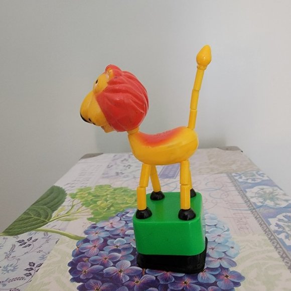 Vintage Push Button Underneath Base Toy Puppet- Lion - Picture 3 of 6